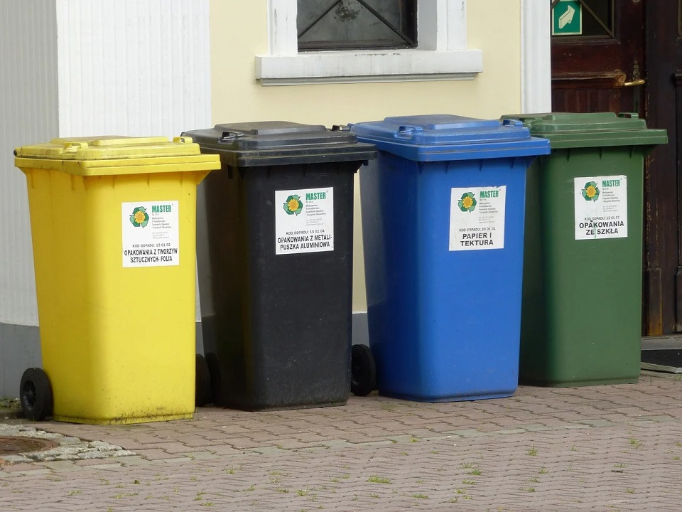 Czechowice-Dziedzice. Przygotowano poradnik jak segregować śmieci nie widząc