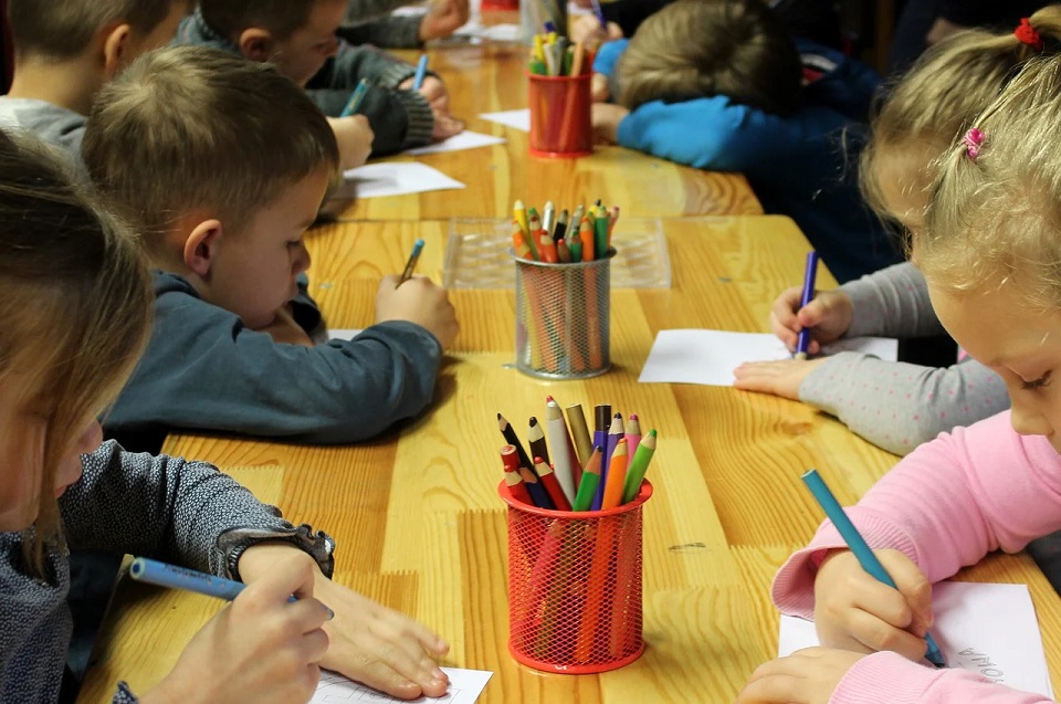 “W stronę gwiazd”. Konkurs dla uczniów szkół podstawowych oraz zerówek, także tych niepełnosprawnych