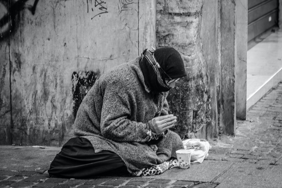 Śląskie. 987 – rusza specjalna infolinia dla bezdomnych