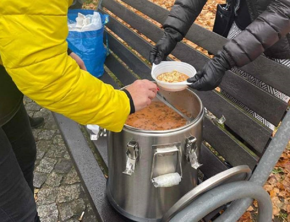 Rybnik. Bezdomni otrzymują ciepły posiłek