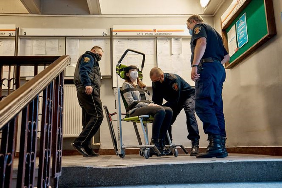 Łódź. Zakupiono specjalistyczny sprzęt do ewakuacji niepełnosprawnych