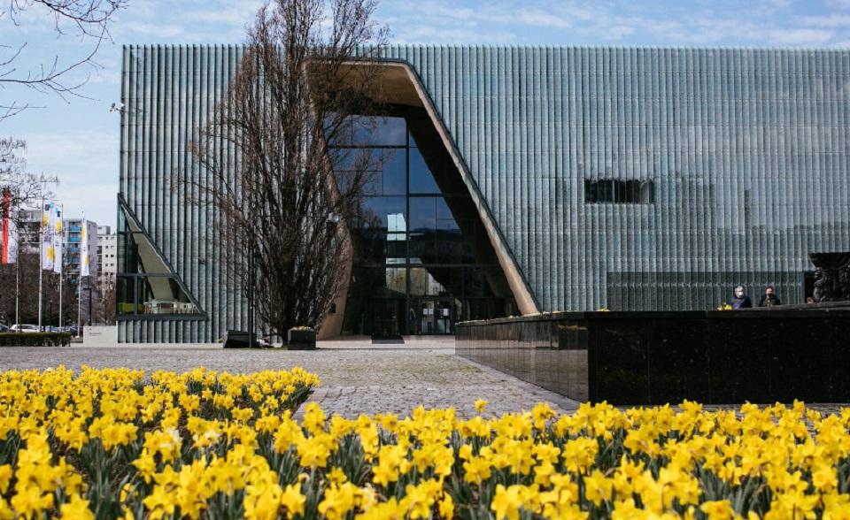 Warszawa. Muzeum POLIN dostępne dla niepełnosprawnych