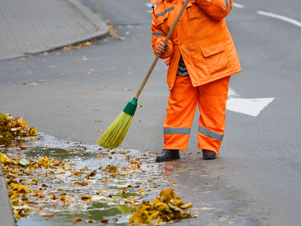 Gdańsk. Bezdomni dbają o czystość wokół stadionu