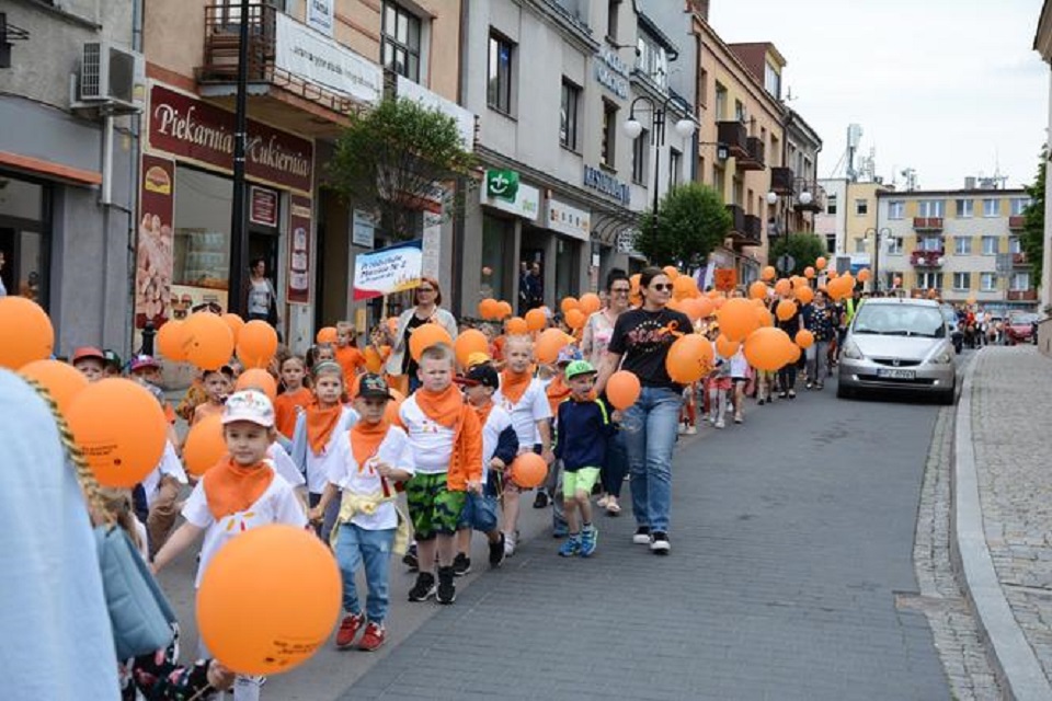 Przeworsk. Pomarańczowe balony przeciw przemocy