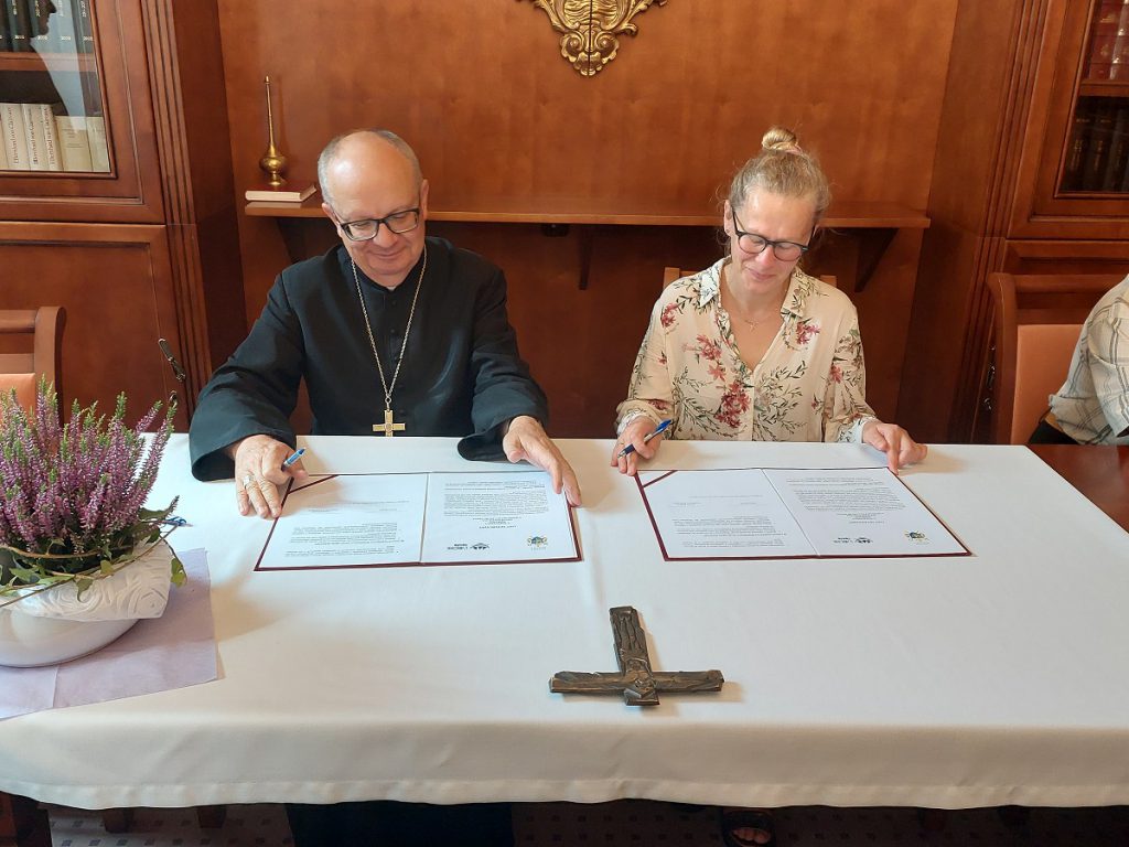 Biskup opolski oraz Wspólnota L’Arche łączą siły, by pomóc osobom niepełnosprawnym