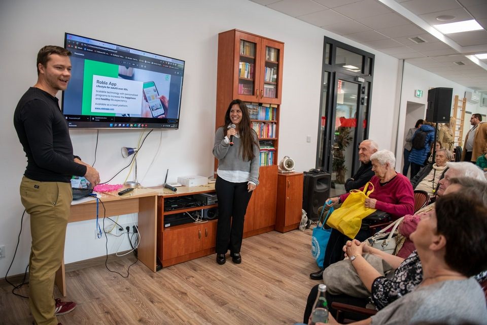 Łódź. Seniorzy testują nowe technologie