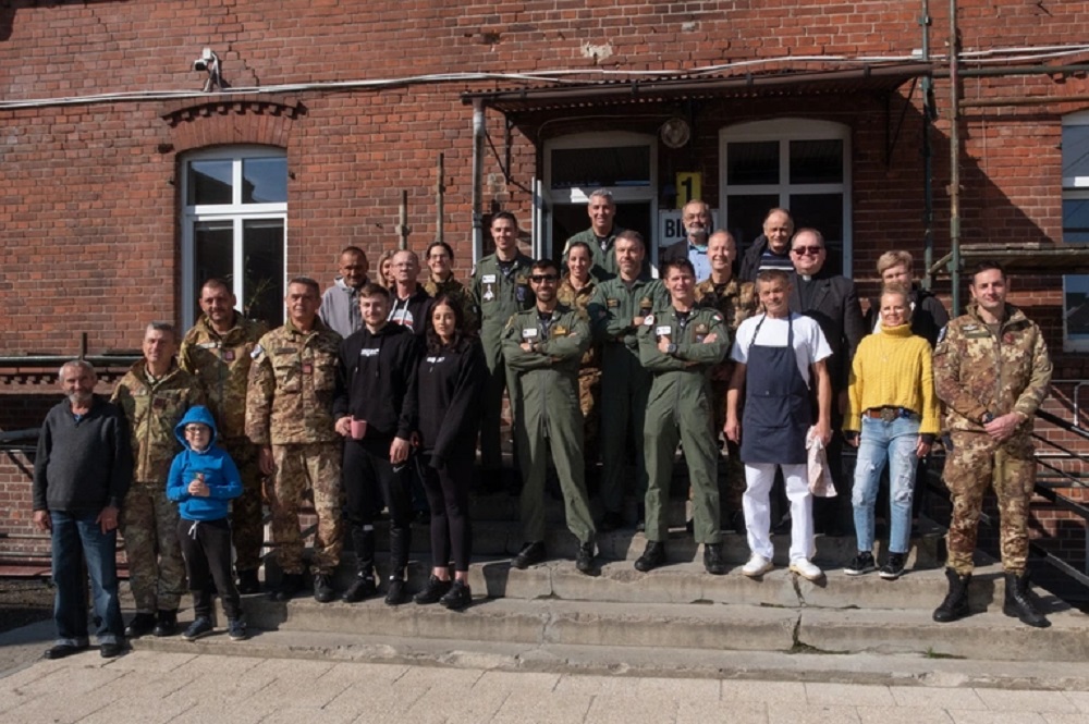 Malbork. Włoscy piloci wspierają bezdomnych 