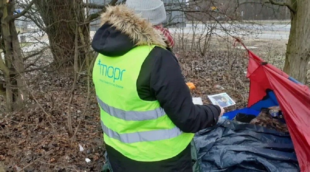 Poznań. Częstsze kontrole koczowisk bezdomnych 