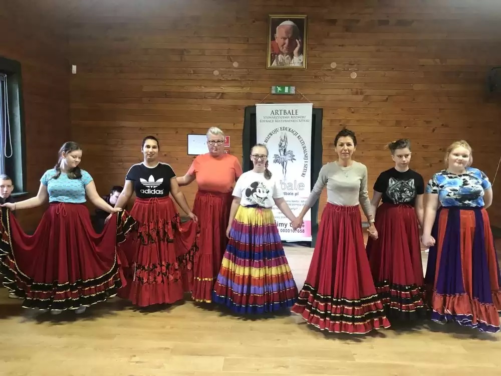 Grupa uczniów Zespołu Szkół Specjalnych z Kamiennej Góry uczestniczyła w warsztatach tanecznych
