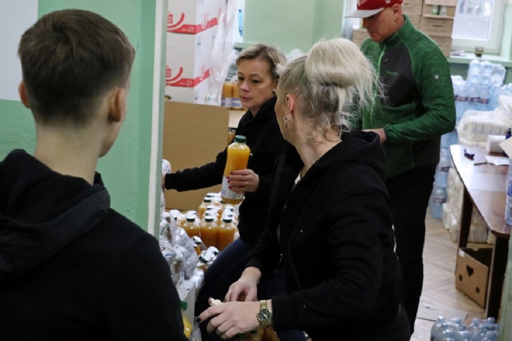 Kielce. Paczki żywnościowe dla mieszkańców Winnicy w Ukrainie