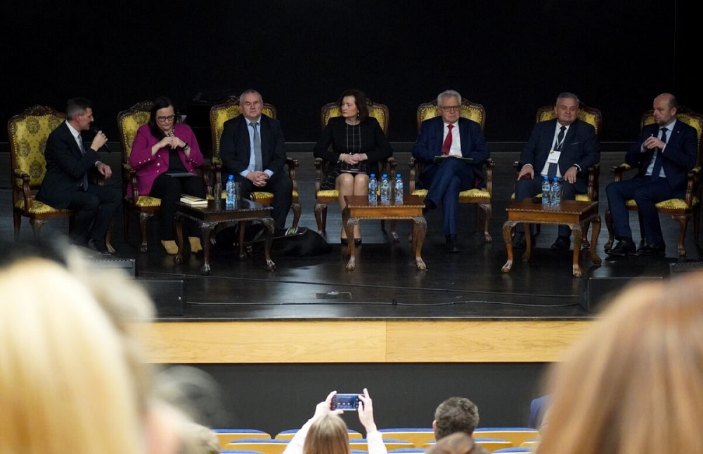 Rzeszów. Debata o problemach osób niepełnosprawnych
