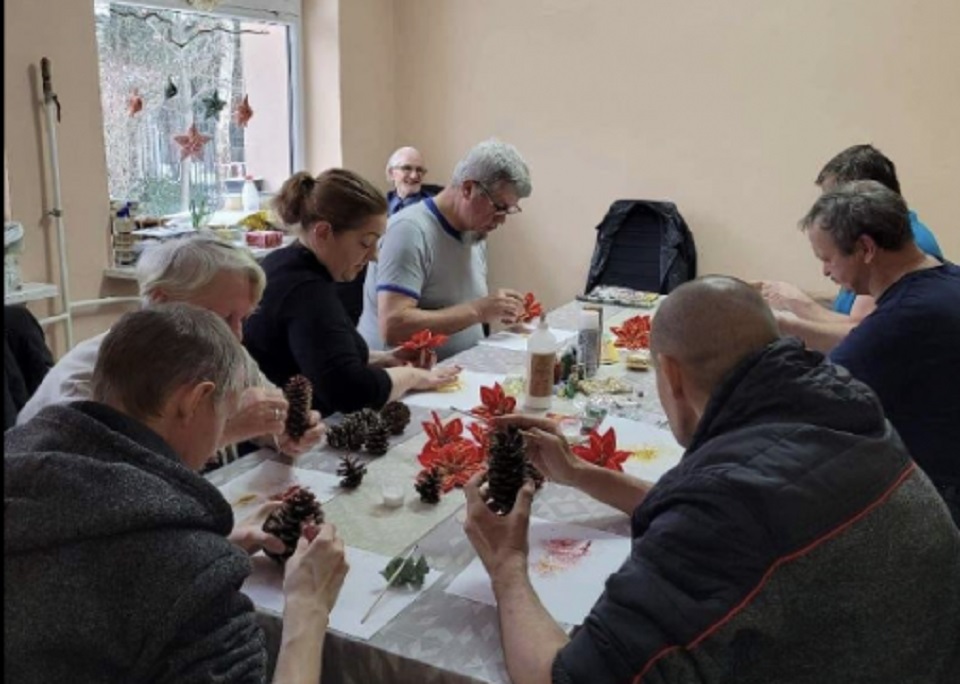 Łowicz. W noclegowni czuć już świąteczny klimat