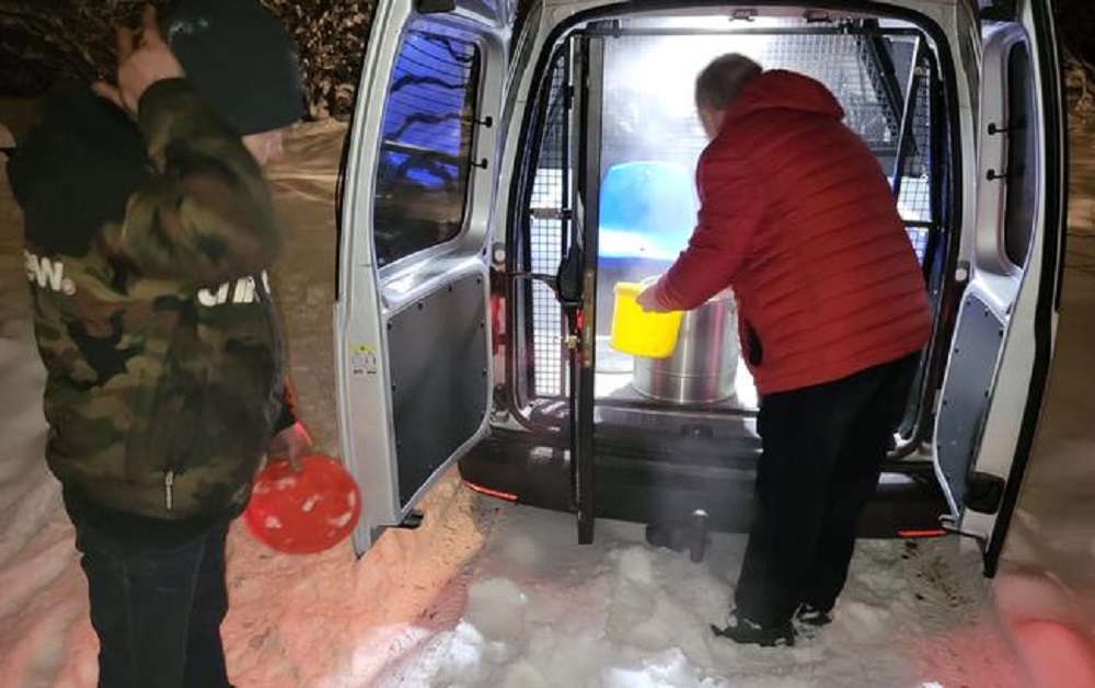 Mysłowice. Rozpoczęła się akcja rozwożenia posiłków bezdomnym
