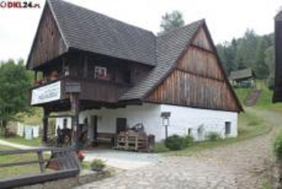 Kudowa-Zdrój. Usuwanie barier architektonicznych w skansenie