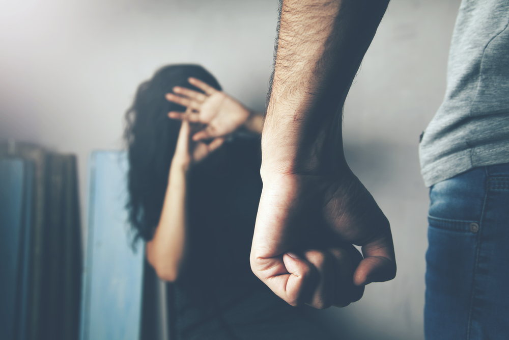 Doświadczenie przemocy ze strony partnera zwiększa ryzyko występowania chorób przewlekłych oraz psychicznych