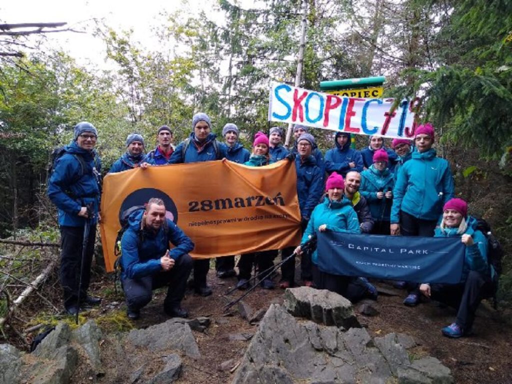 Młodzież z niepełnosprawnościami wyruszyła w 300-kilometrowy marsz