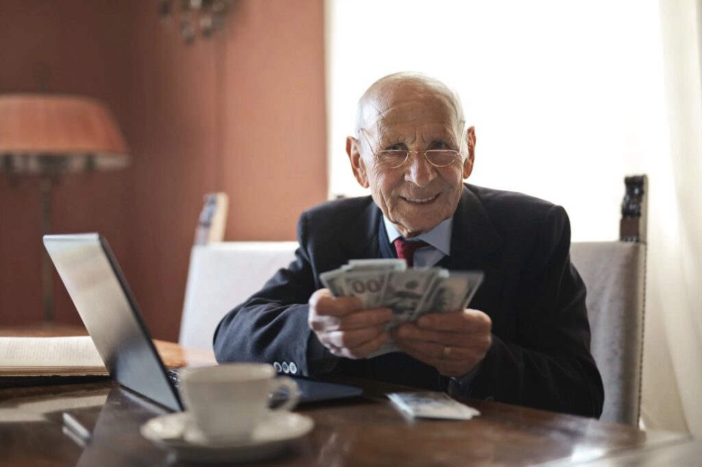 W 2050 roku aż 50 proc. seniorów będzie pobierało świadczenia minimalne