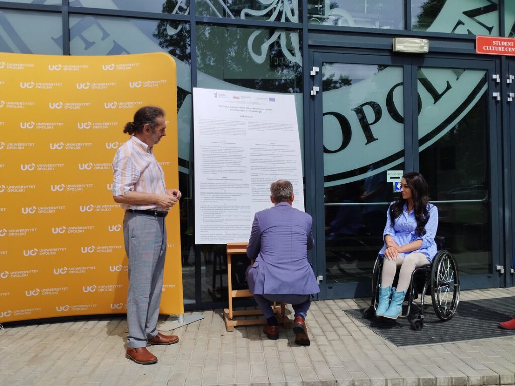 Opole. Uniwersytet otworzy się jeszcze szerzej na osoby niepełnosprawne