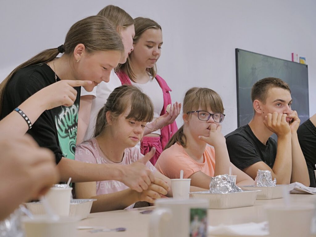 Wolontariuszki z Ukrainy pomagają niepełnosprawnym