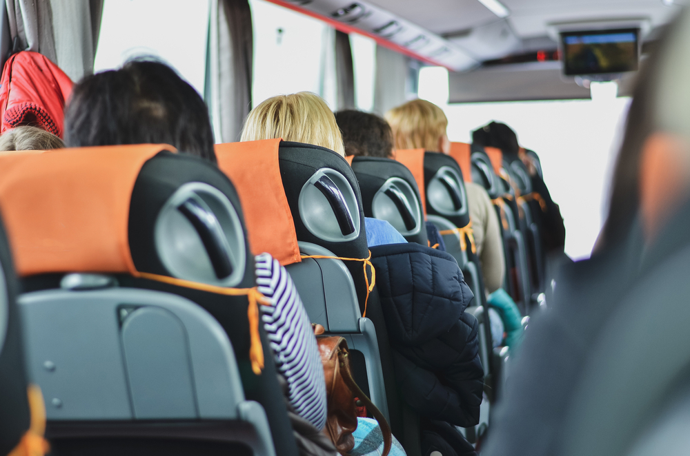 Skandal w autobusie. Niepełnosprawna czołgała się po podłodze