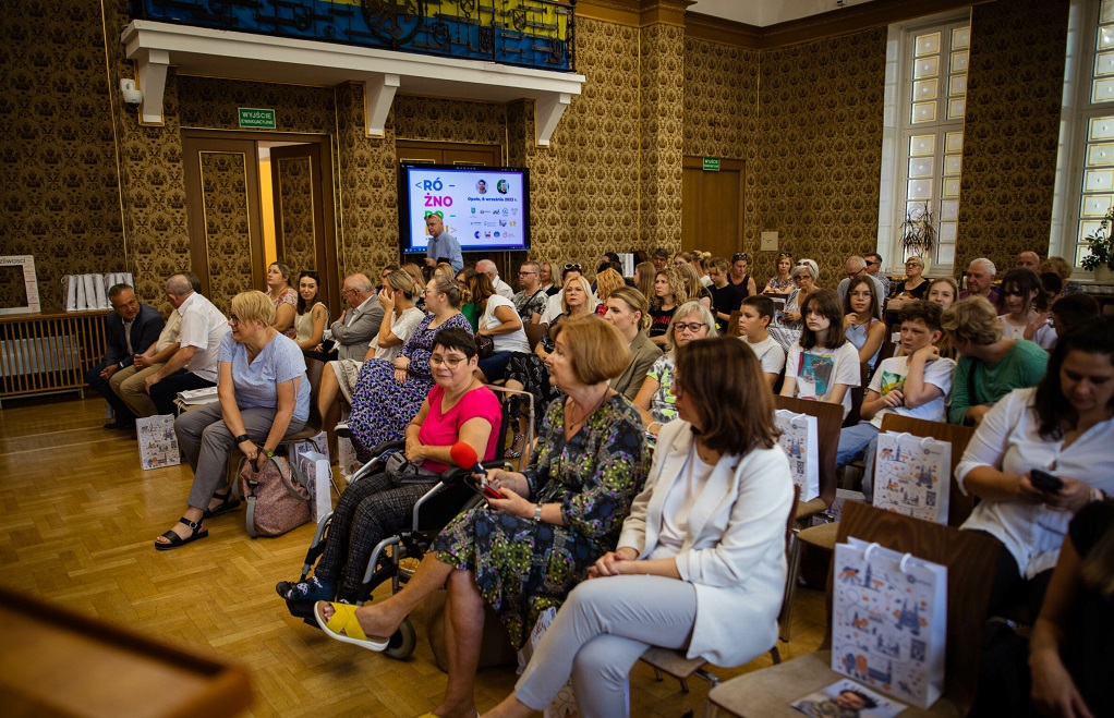 Opole. Konferencja o aktywizacji niepełnosprawnych