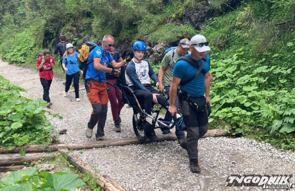 Tatry. Szerpowie Nadziei pomogli osobom niepełnosprawnym zdobyć szczyty