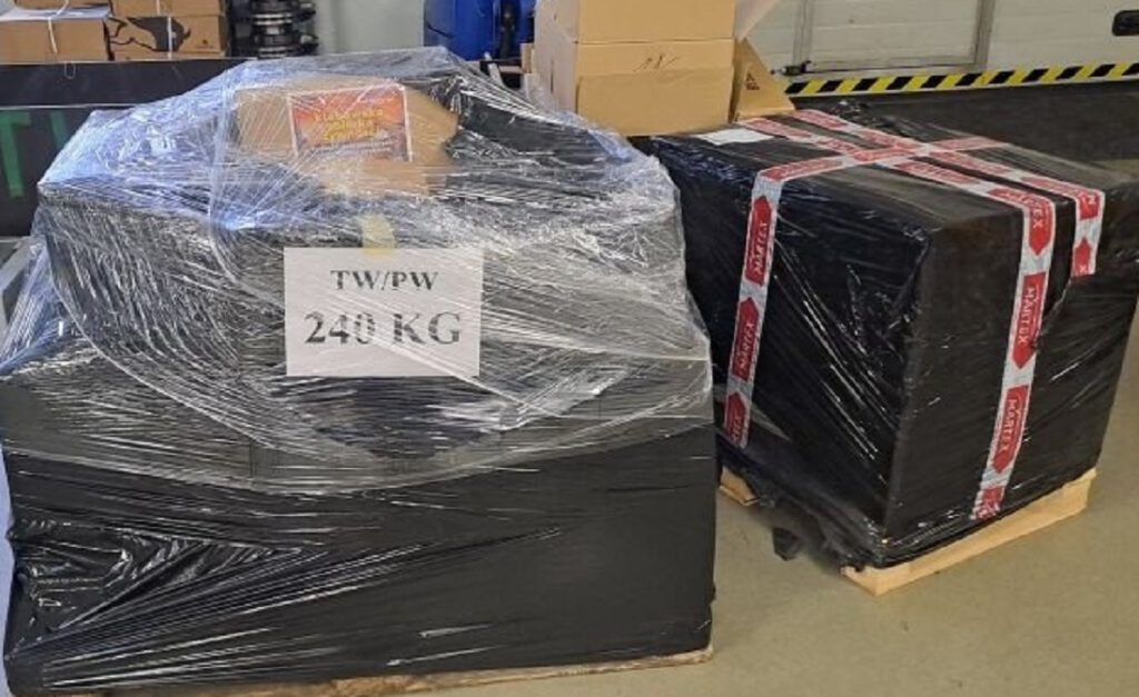 Kraków. Pracownicy MPK zebrali kilkaset kilogramów żywności dla potrzebujących