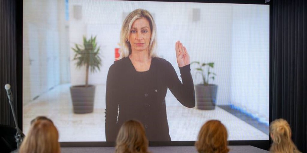 Warszawa. Międzynarodowa Kampania ”16 dni akcji przeciw przemocy ze względu na płeć”.
