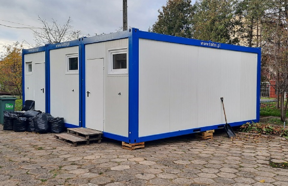 Radom. Ogrzewalnia w kontenerze