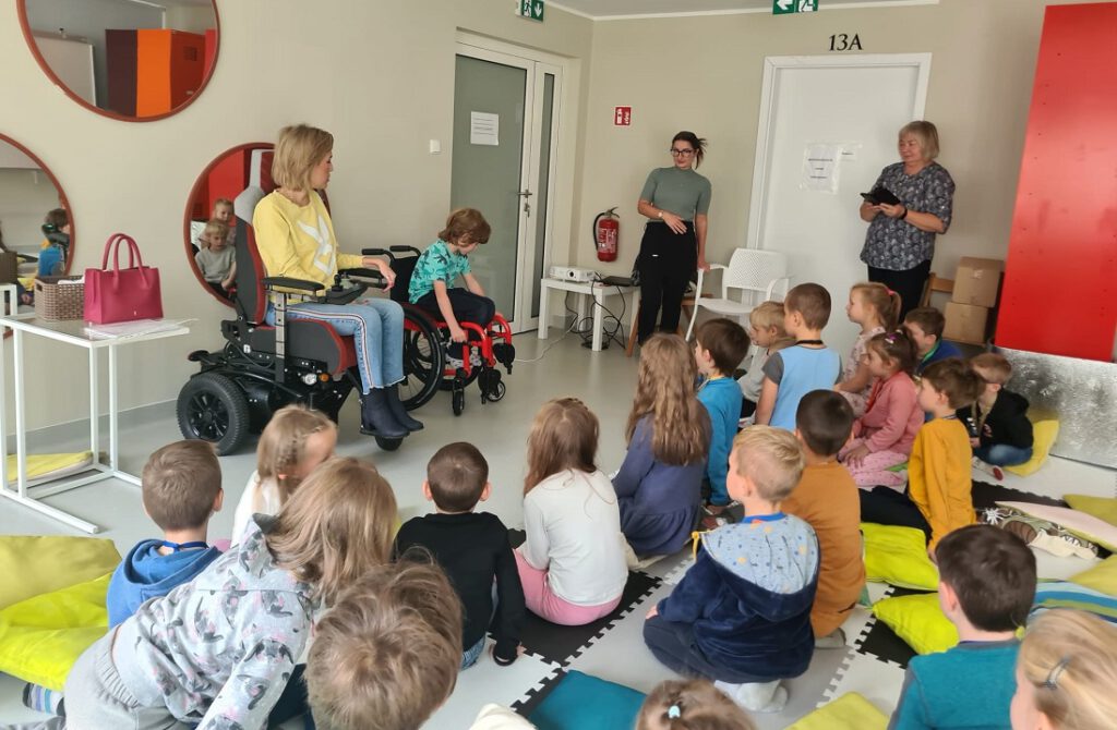 Świdnica. Warsztaty dla najmłodszych uczniów – oswajanie niepełnosprawności