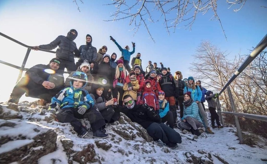 Wchodzą na szczyty i zbierają pieniądze na szczytny cel