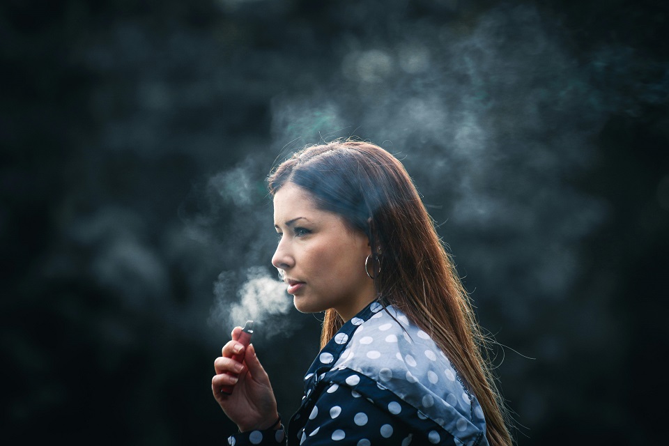 E-papierosy – plaga w polskich szkołach