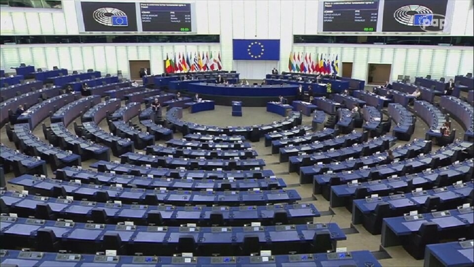 Parlament Europejski przyjął przepisy, które wprowadzą ogólnounijną kartę osób z niepełnosprawnością