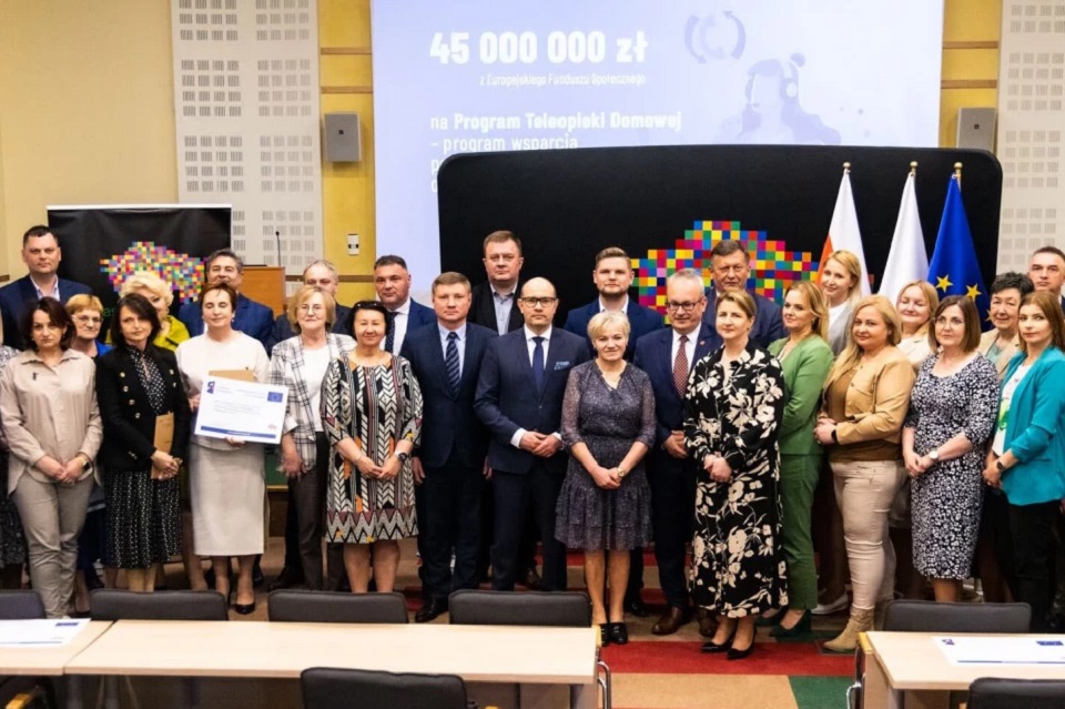 Podlaskie gminy dostaną ponad 40 mln zł na opiekę nad seniorami i osobami niepełnosprawnymi