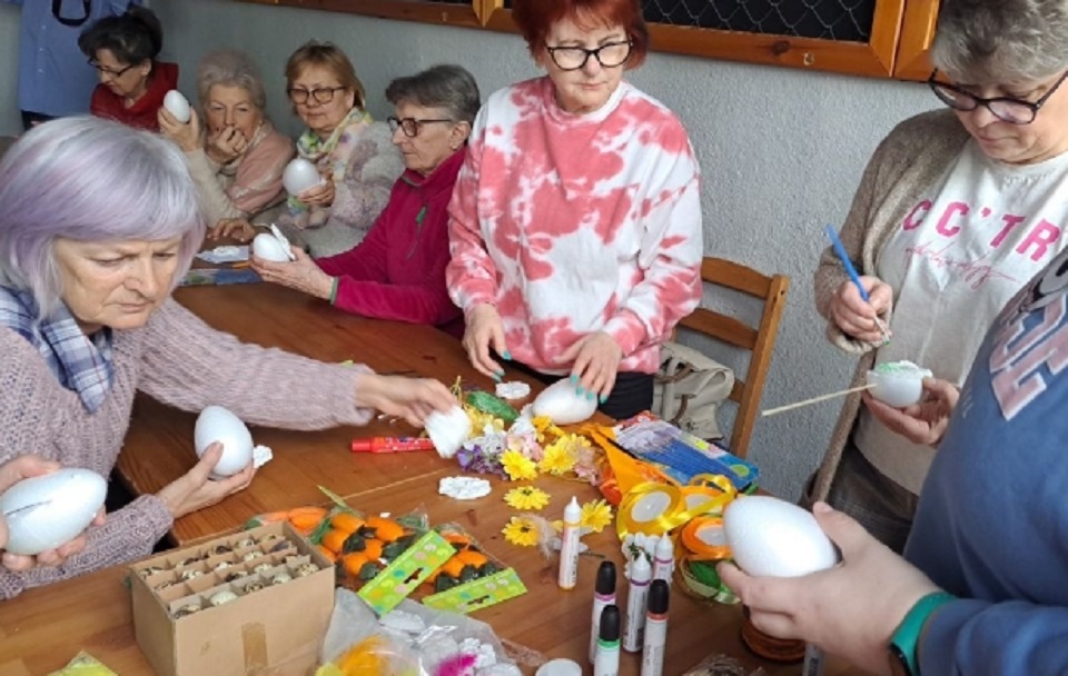 Powiat ostrowiecki. Wspólne działania młodzieży i seniorów