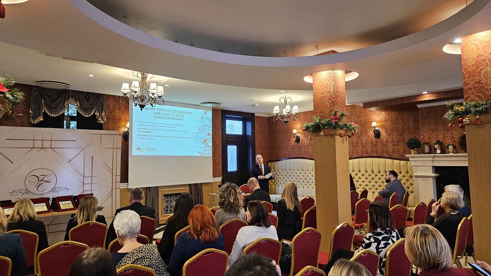 Białystok. Konferencja promująca Krajowy Fundusz Szkoleniowy