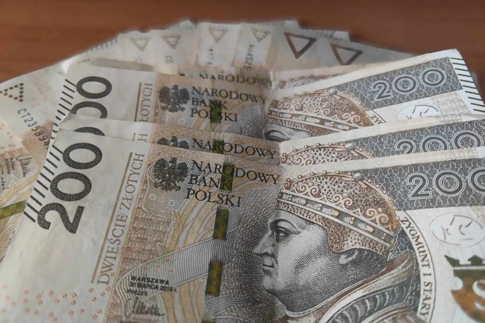 Ci rodzice mogą dostać dodatkowo 347 zł miesięcznie