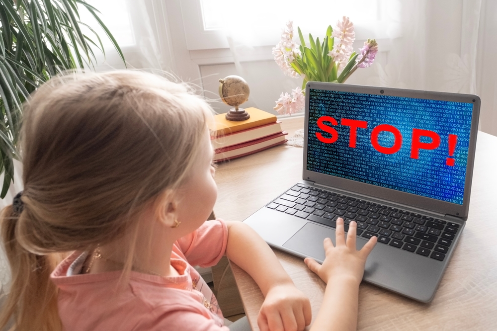 Walka z seksualnym wykorzystaniem dzieci w internecie