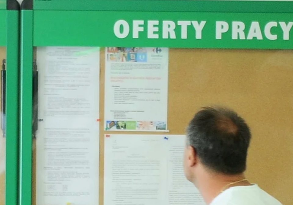 Oferty pracy w pośredniakach odchodzą do historii. Szukają gdzie indziej
