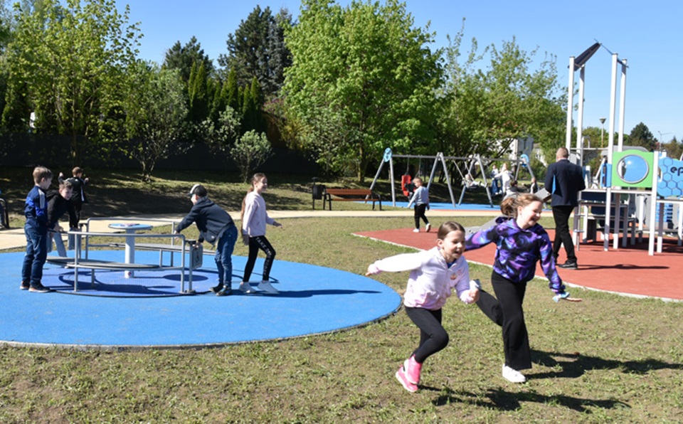 Sandomierz  Pierwszy w mieście integracyjny plac zabaw już otwarty