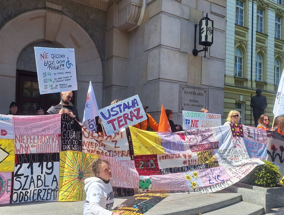 „Chcemy żyć, a nie przeżyć”