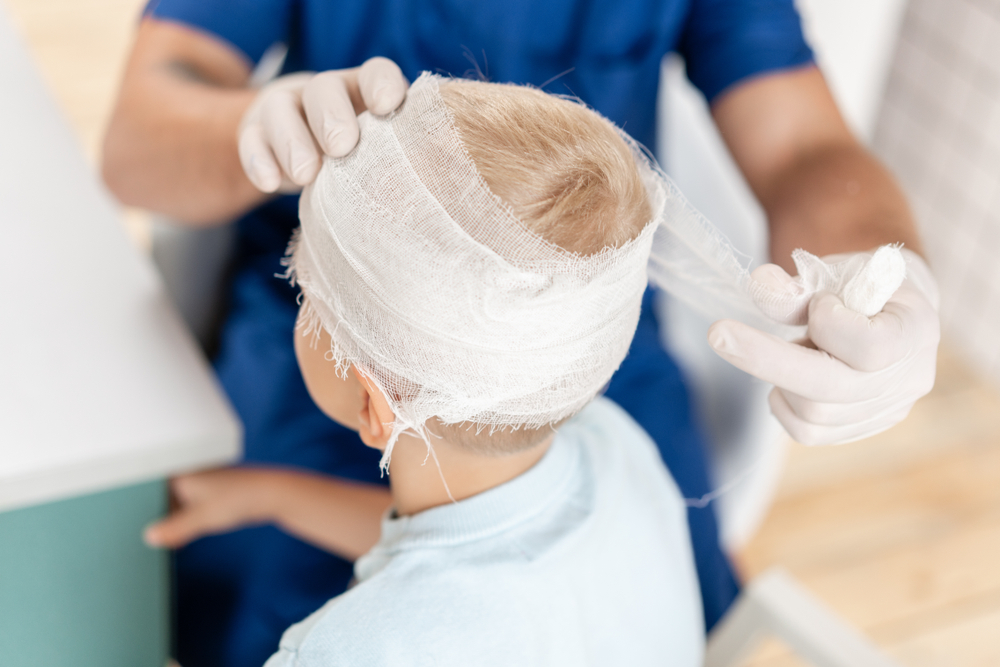 Jak rozpoznać symptomy krzywdzenia dzieci i skutecznie interweniować?