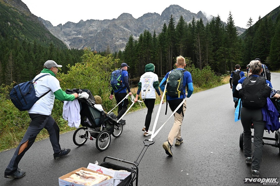 Niepełnosprawni zdobyli Morskie Oko