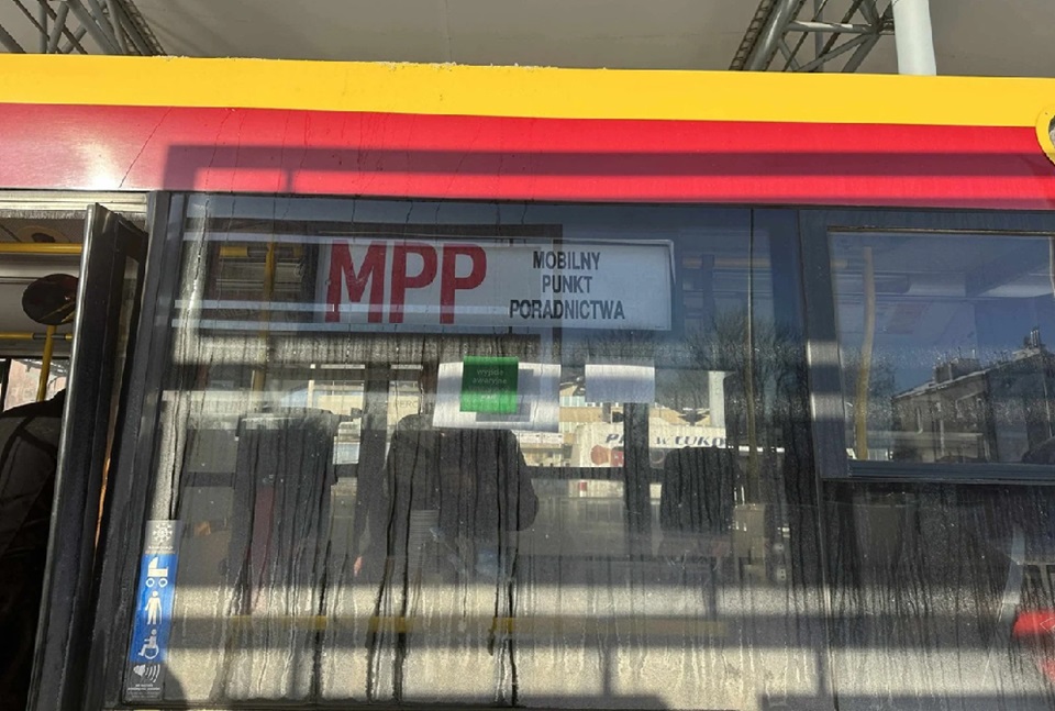 Warszawa. Mobilny Punkt Poradnictwa niesie pomoc i ciepło